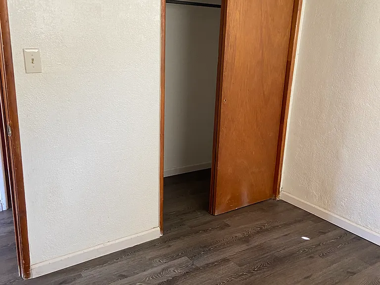3720 Suhre St #B — Photo 11