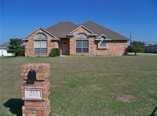 515 Pin Oak Dr, Terrell, TX 75161