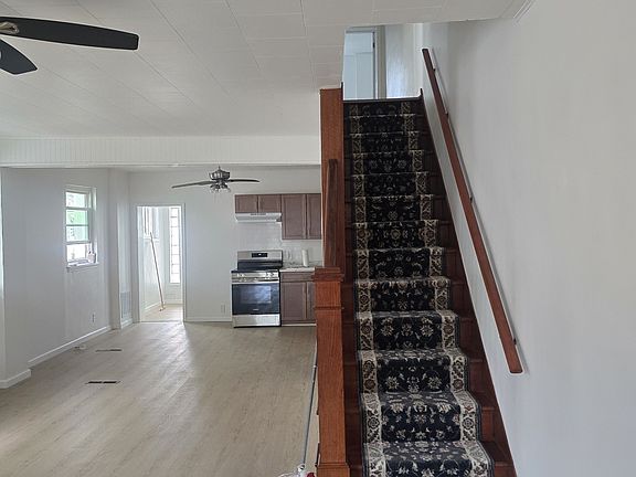 5th image of 657 Walnut St