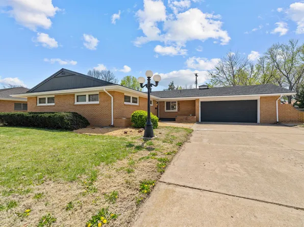 830 Millwood Dr, Salina, KS 67401