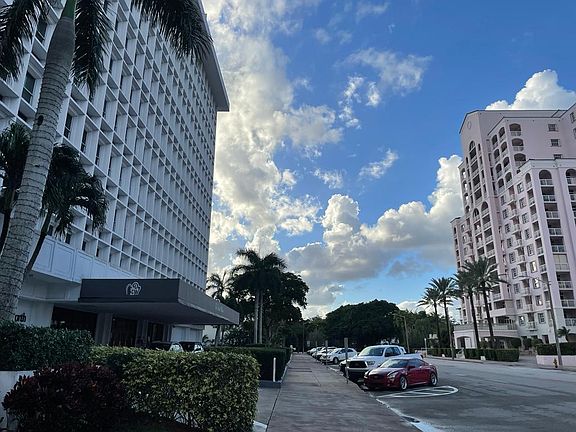 2nd image of 700 Biltmore Way APT 1114