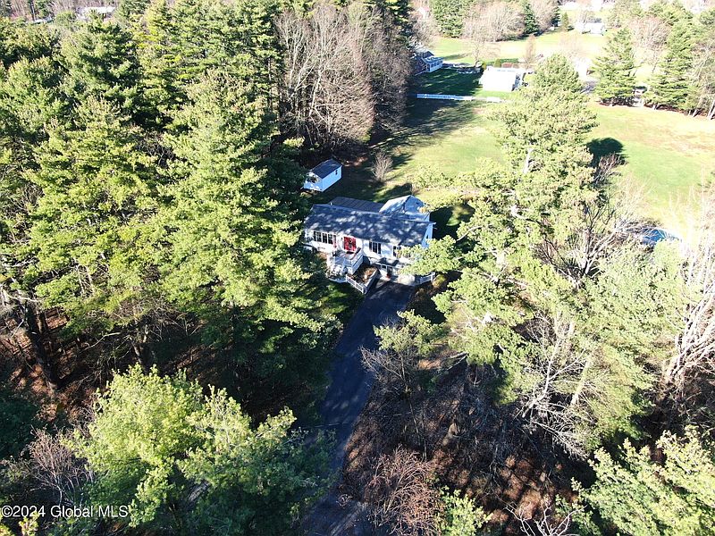 5th image of 138 N 2nd Avenue