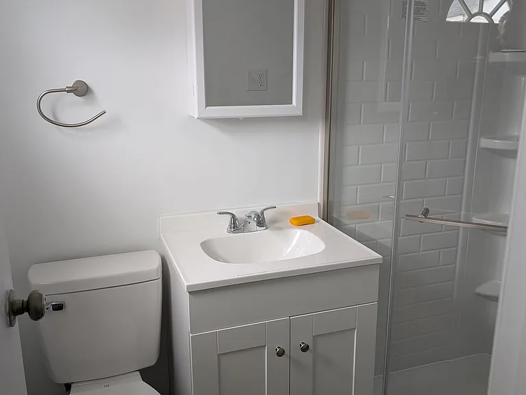 136 Duffy Ave — Photo 8