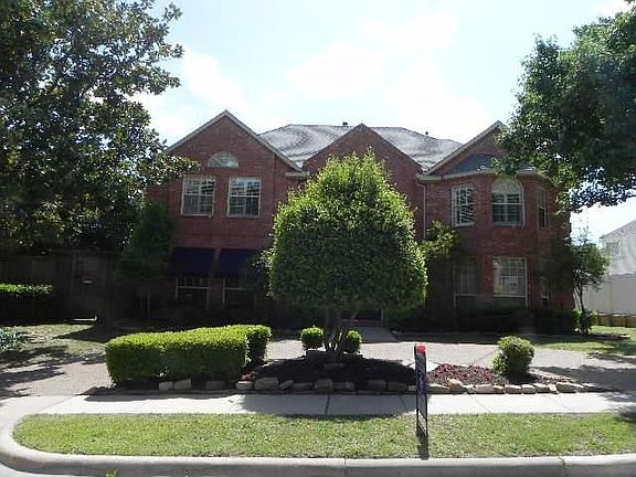 2nd image of 640 Oakdale Dr