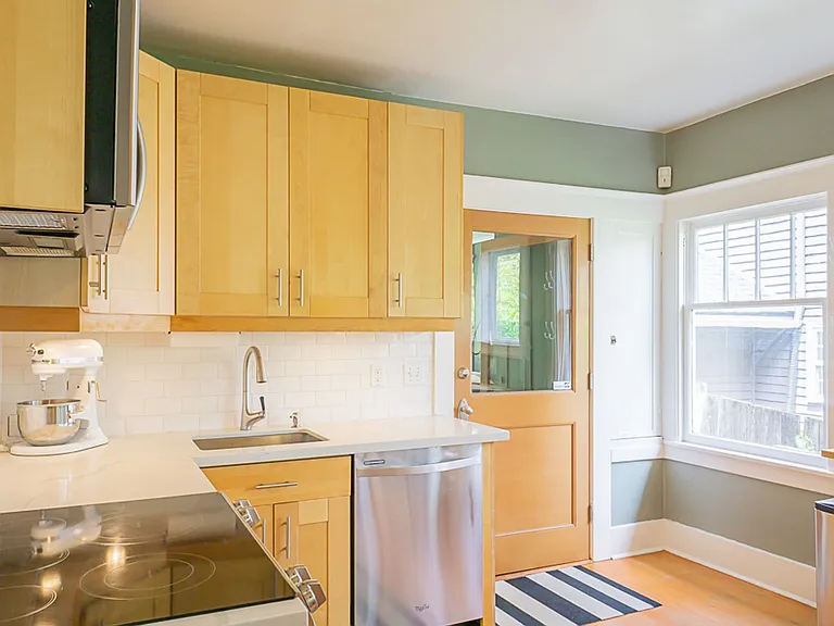 1557 Madrona Dr — Photo 6