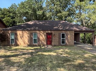 864 Hackberry Dr, Southaven, MS 38671