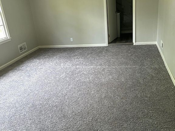 2nd image of 200 Boxwood Cir