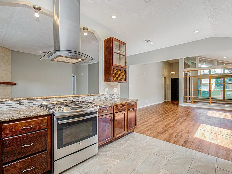 10546 Rippling Fields Dr — Photo 10