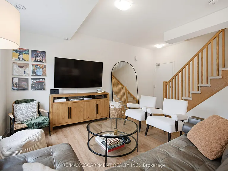 383 Dundas St E #49 — Photo 7