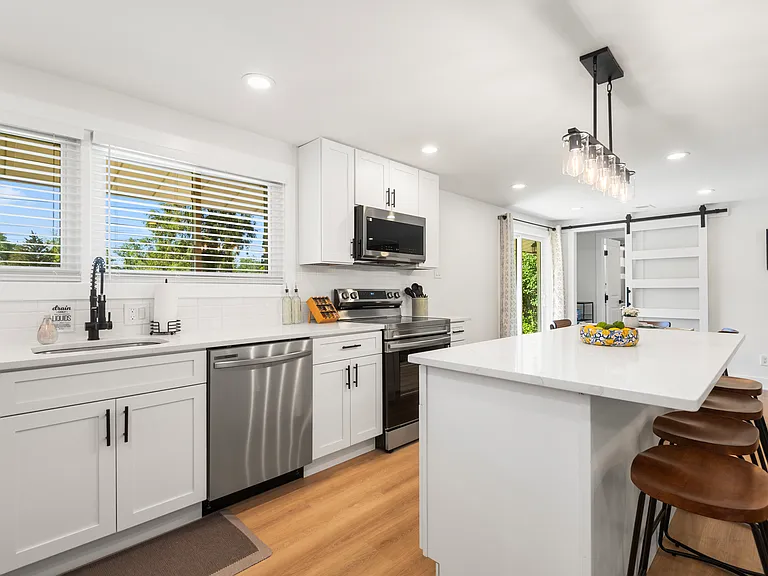 6318 Fairfield Dr — Photo 14