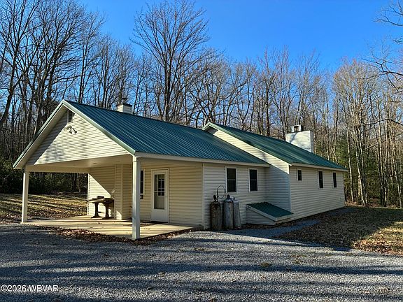3rd image of 807 Sand Springs Rd