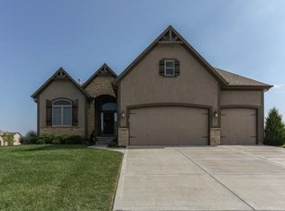 1031 SW Fiord Dr, Lees Summit, MO 64081