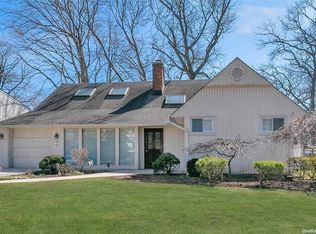 26 Helene Ave, Merrick, NY 11566
