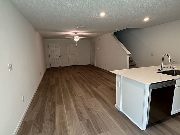 5th image of 6837 Lake Mist Ln