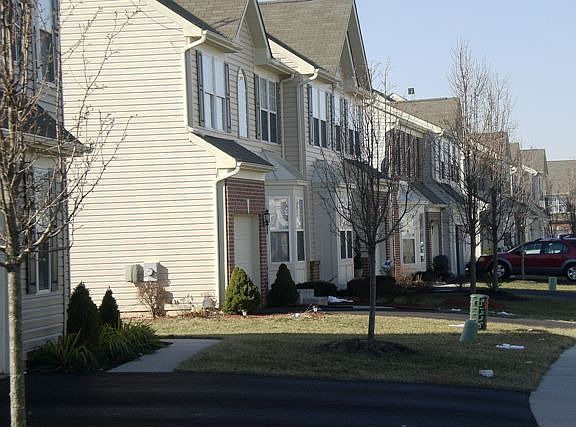 2nd image of 39 S Cummings Dr