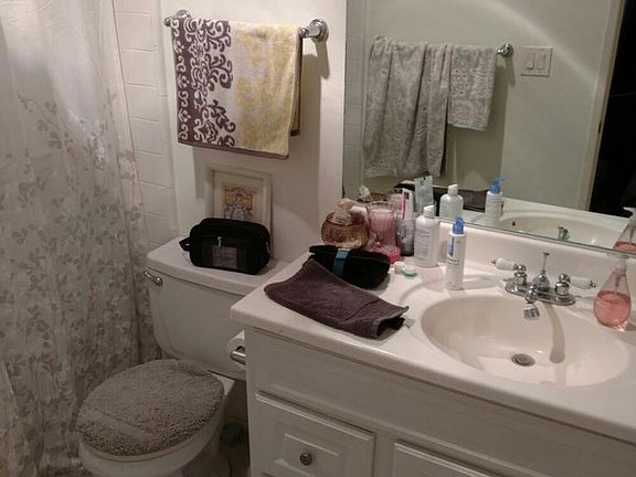 5th image of 330 S Mentor Ave Unit 105