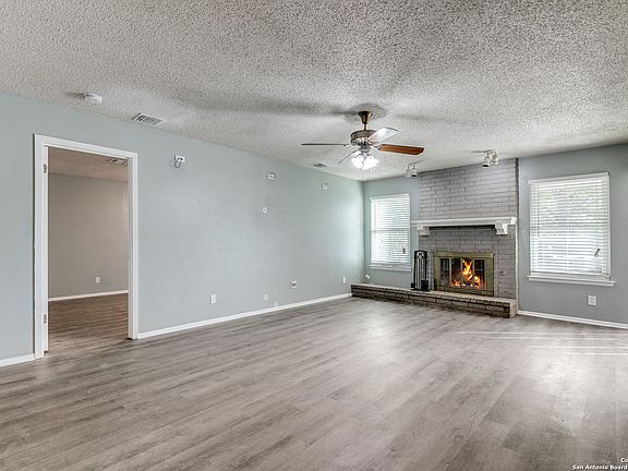 3rd image of 8726 woods end
