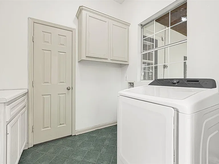 10535 Emnora Ln — Photo 15