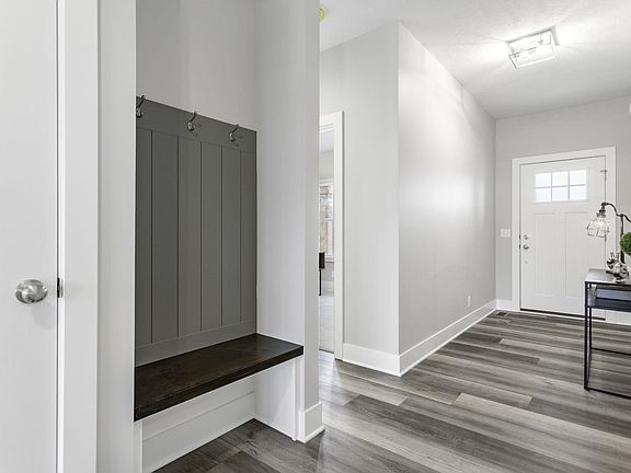 3rd image of 10027 Strawberry Ln