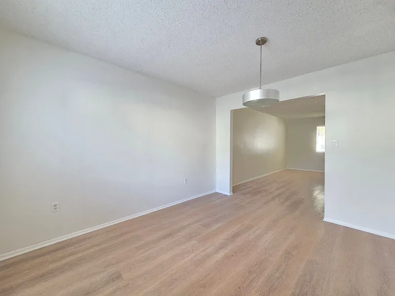 219 Debora Ct — Photo 7