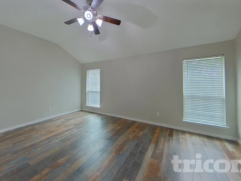 157 Spring Hollow Dr — Photo 6