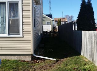 1954 S 9th St, Manitowoc, WI 54220