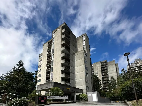 4105 Imperial St #502, Burnaby, BC V5J 1A6
