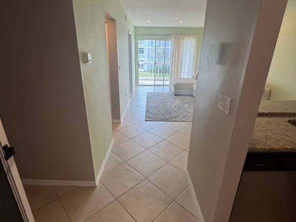 6931 Stones Throw Cir N, Saint Petersburg, FL 33710