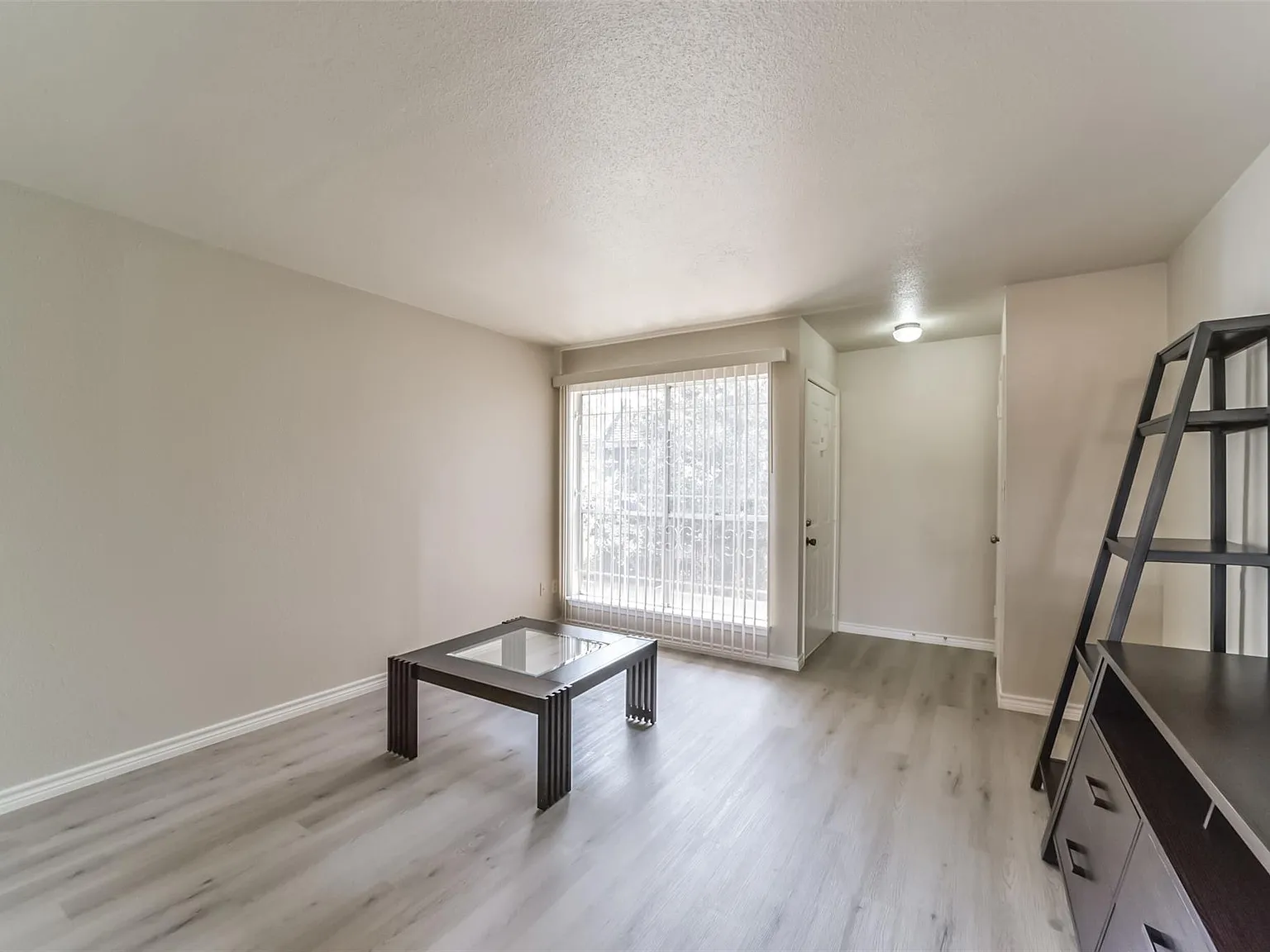 2 bed, 2.0 bath, 1078 sqft, $1,345 — Photo 3