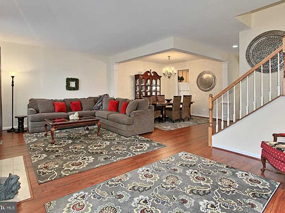 4th image of 15007 Danube Way