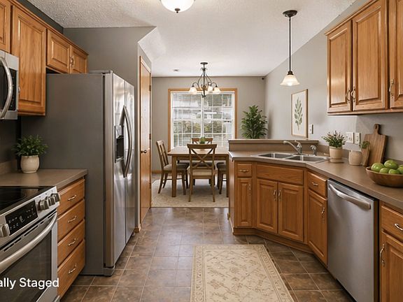 5th image of 15320 Radium Way NW