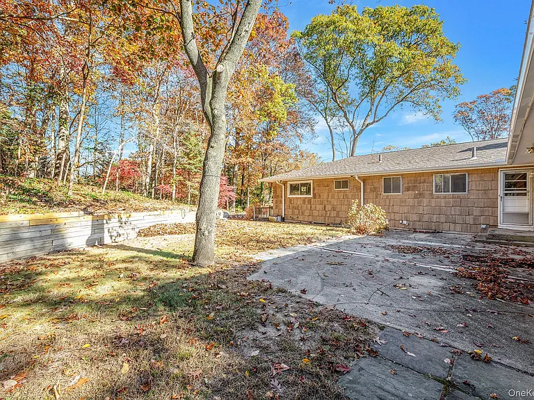 23 Princeton Dr — Photo 7