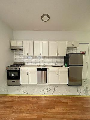 2nd image of 2342 Atlantic Ave APT 1C