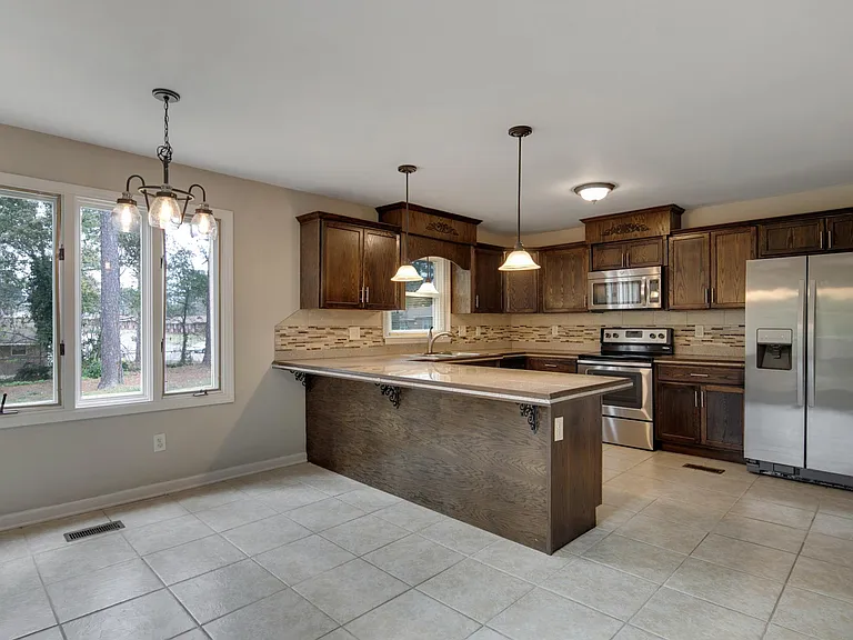 7558 Jennings Ln — Photo 8