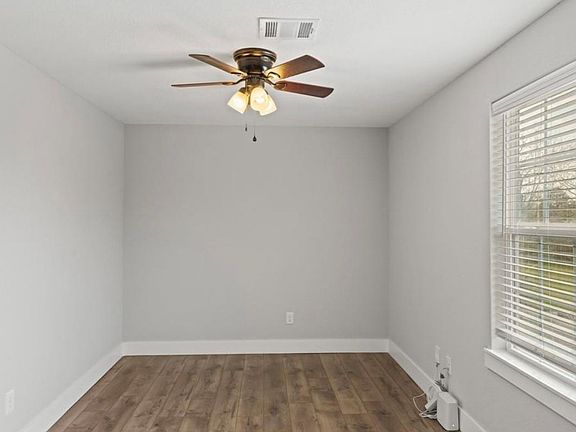 3rd image of 5140 Mallow St