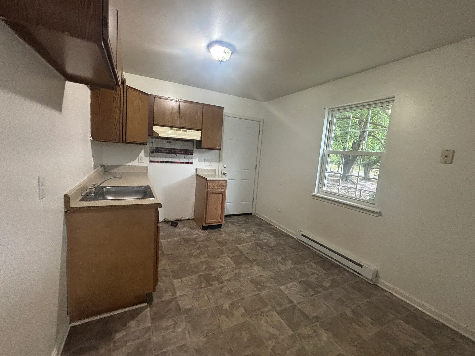 2 bed, 728 sqft, $1,200 — Photo 4