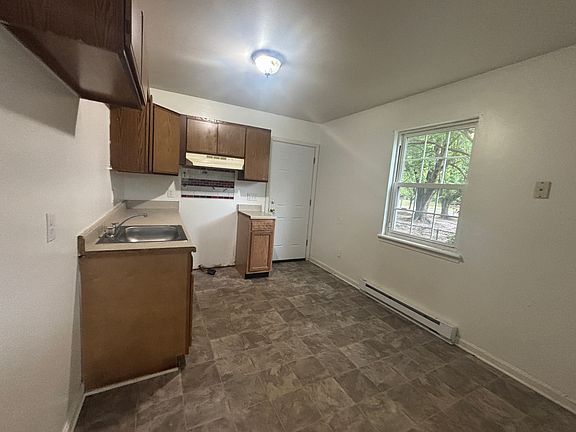 4th image of 1012 Shawnee Ave
