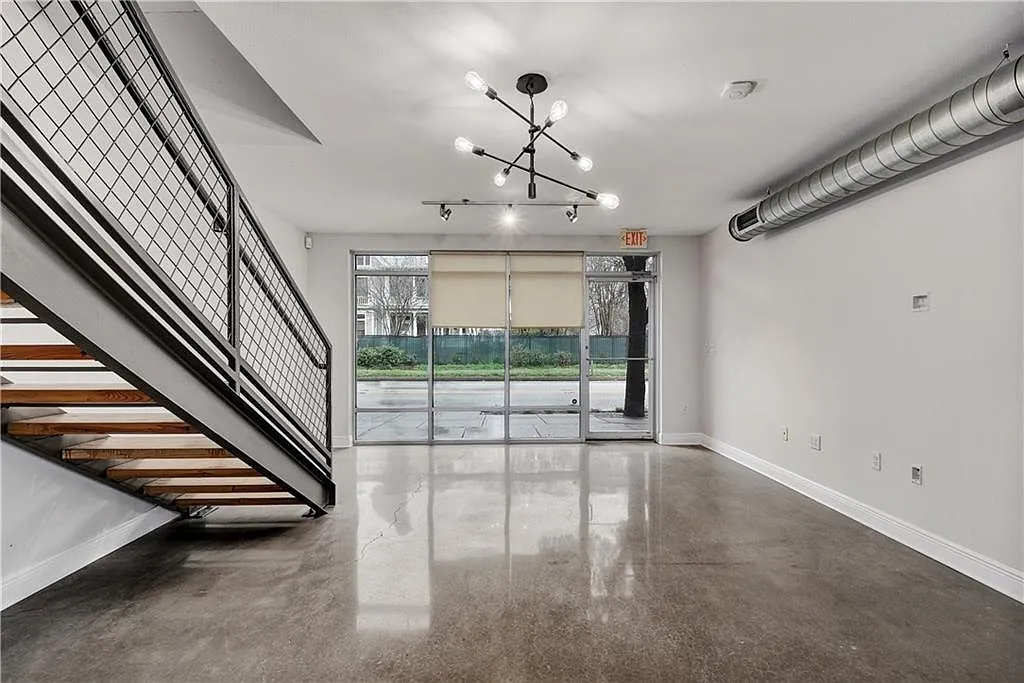 2 bed, 1.5 bath, 1174 sqft, $4,200 — Photo 1