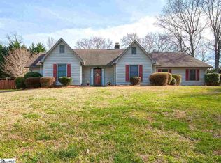 201 Oakfern Dr, Simpsonville, SC 29681
