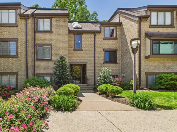 1643 Parkcrest Cir, Reston, VA 20190