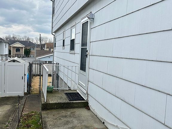 2nd image of 46 Ashland Ave E #1