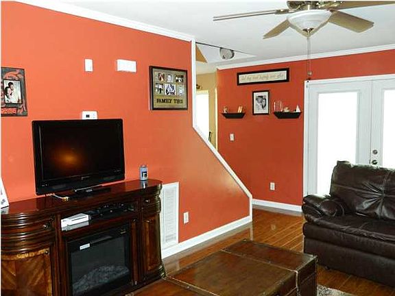 5th image of 801 Caldonia St