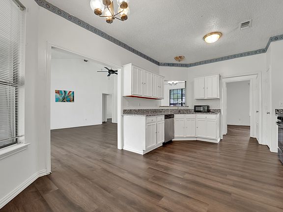 3rd image of 2610 Francisco Dr