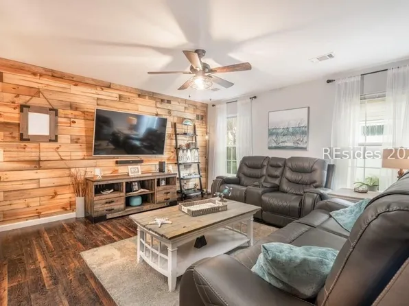 21 Pine Forest Dr, Bluffton, SC 29910