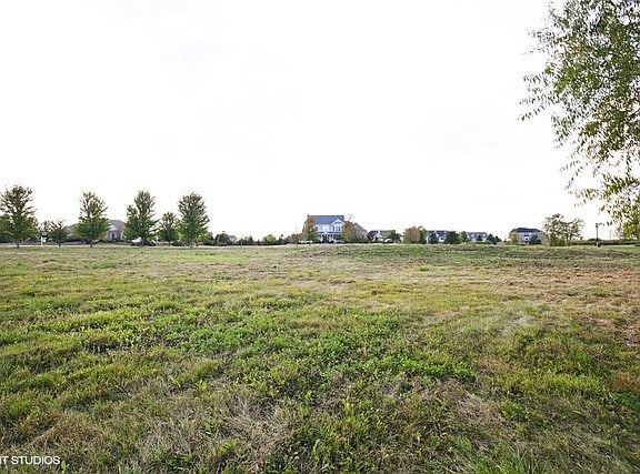 5th image of 6N145 Autumn Ln