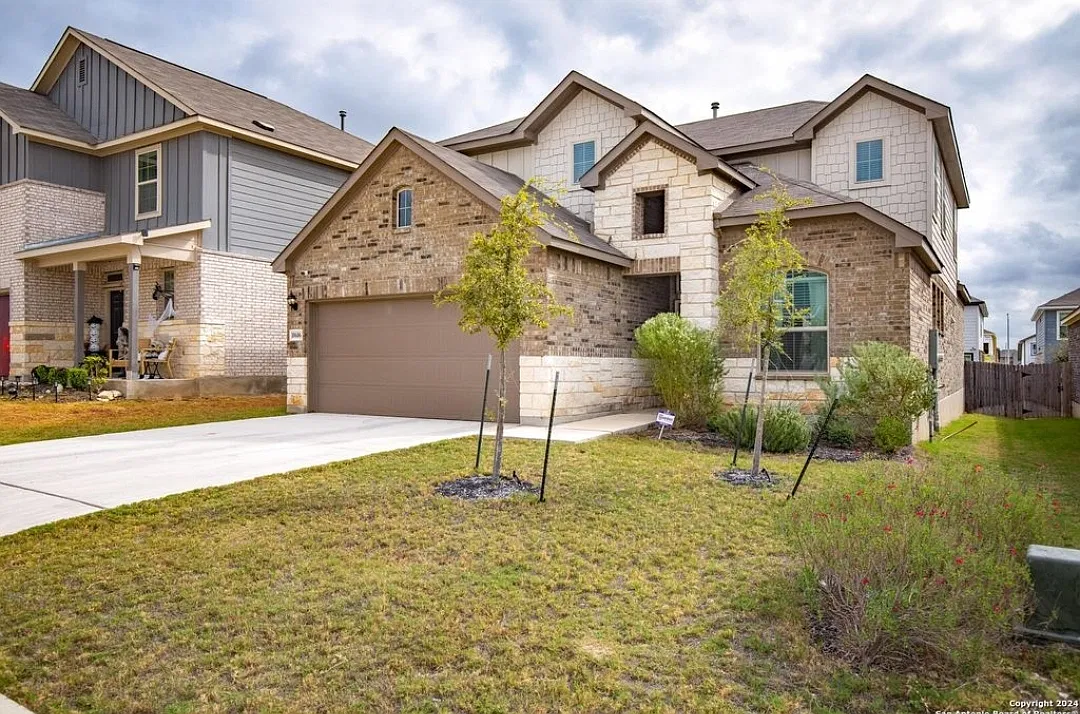 4 bed, 3.5 bath, 2714 sqft, $2,400 — Photo 3