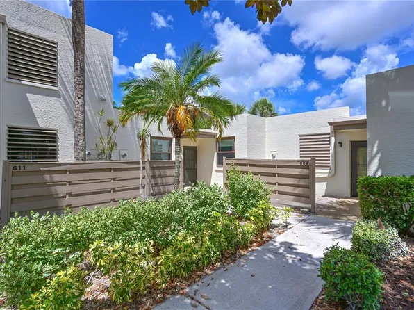 609 Woodlawn Dr, Bradenton, FL 34210