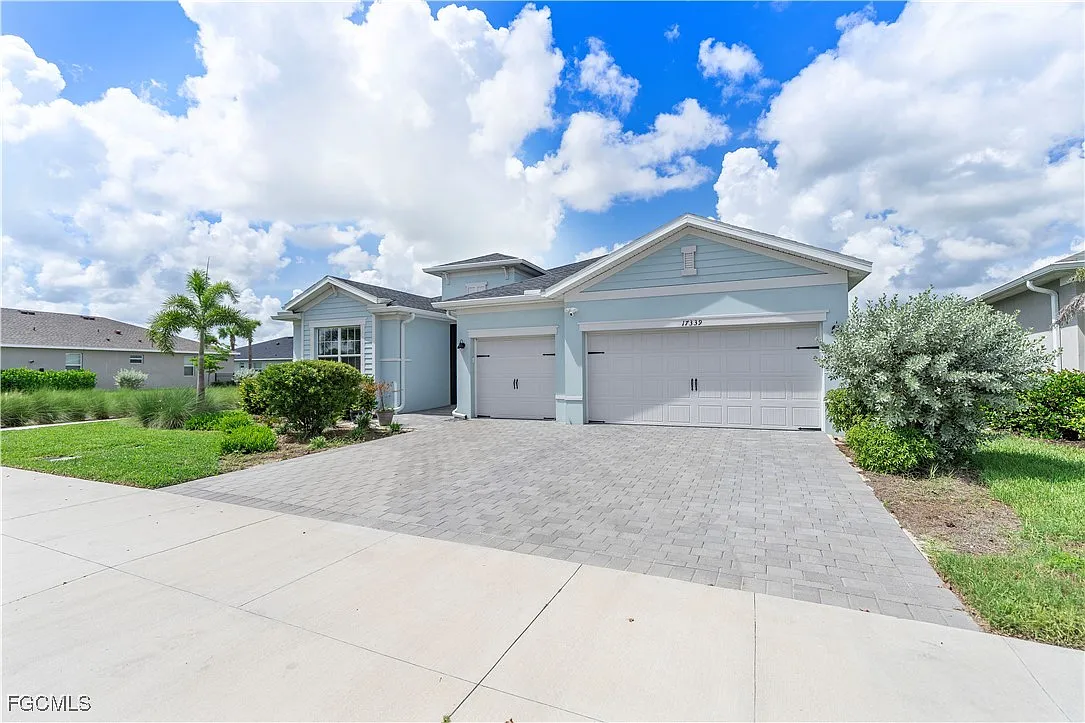3 bed, 3.0 bath, 2464 sqft, $5,000 — Photo 1