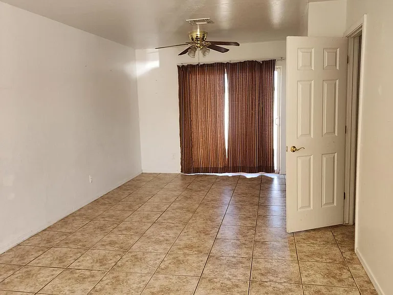 232 W Elm Ave #B — Photo 2