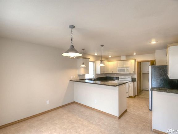5th image of 2909 Edinburgh Dr SE